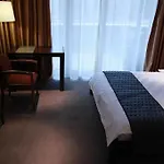 Hotel River Park 4*