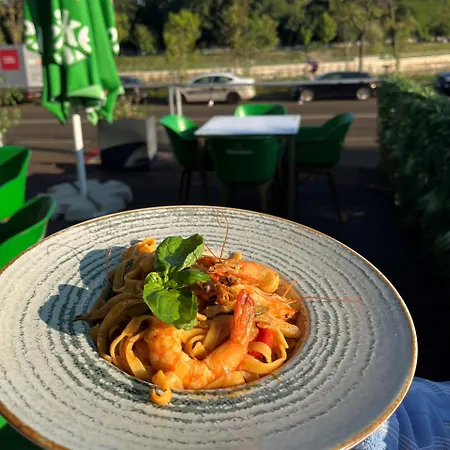 River Park Ξενοδοχείο 4*