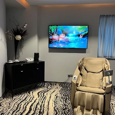 Hotel River Park 4*