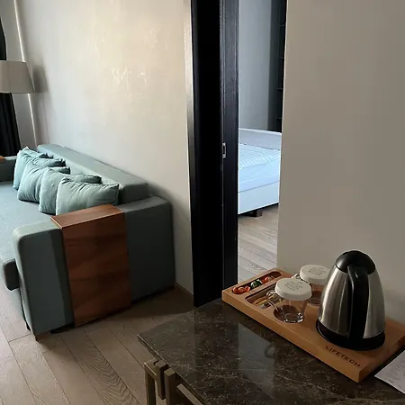 Hotel River Park 4*
