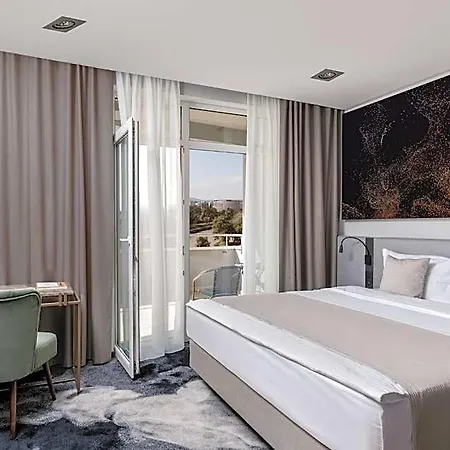 River Park Hotel 4*