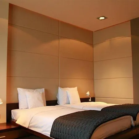 River Park Hotell 4*